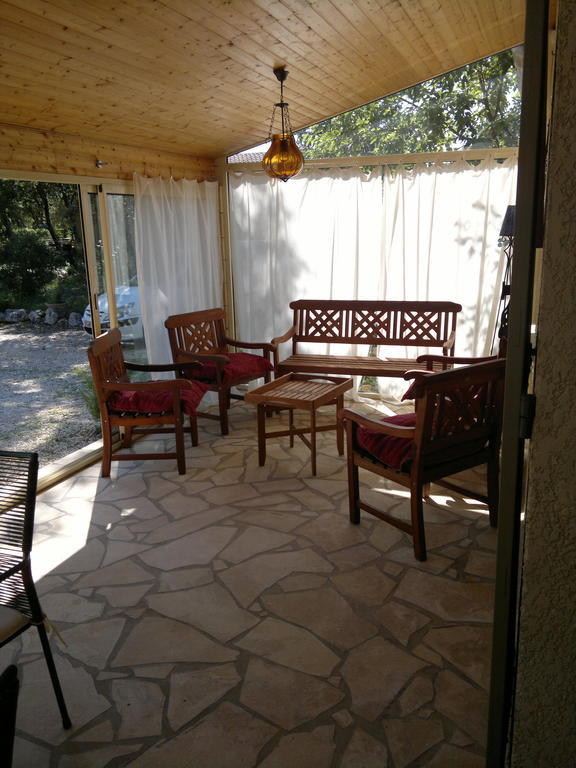 Villa A L'Est D'Uzes Saint-Siffret Zimmer foto