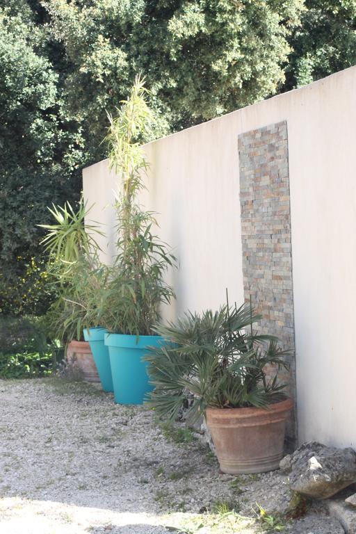 Villa A L'Est D'Uzes Saint-Siffret Exterior foto